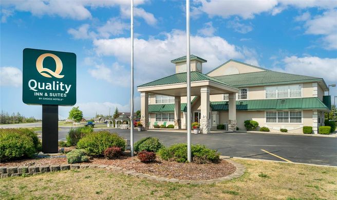 Quality Inn and Suites Manistique Exterior