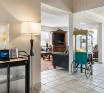 Quality Inn and Suites Manistique Lobby