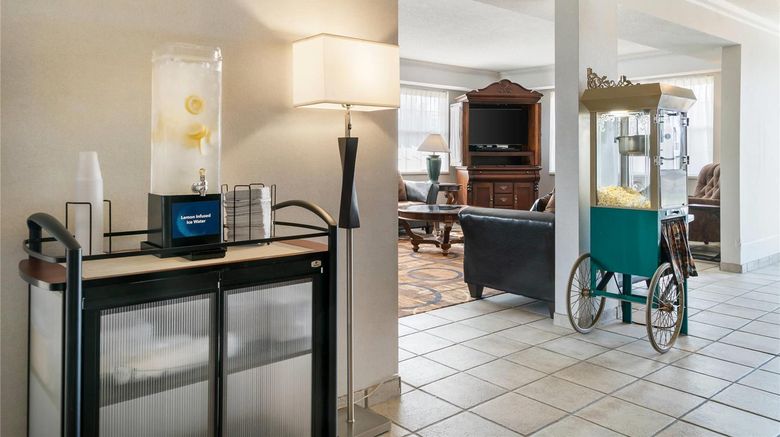 <b>Quality Inn and Suites Manistique Lobby</b>. Images powered by <a href="https://iceportal.shijigroup.com/" title="IcePortal" target="_blank">IcePortal</a>.