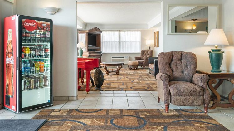 Quality Inn and Suites Manistique Lobby