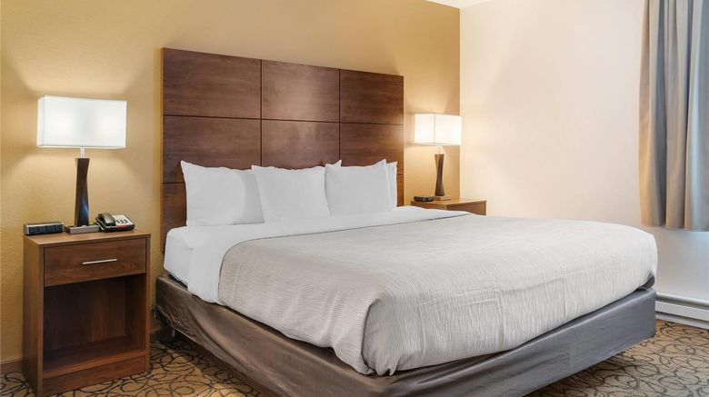 <b>Quality Inn and Suites Manistique Suite</b>. Images powered by <a href="https://iceportal.shijigroup.com/" title="IcePortal" target="_blank">IcePortal</a>.