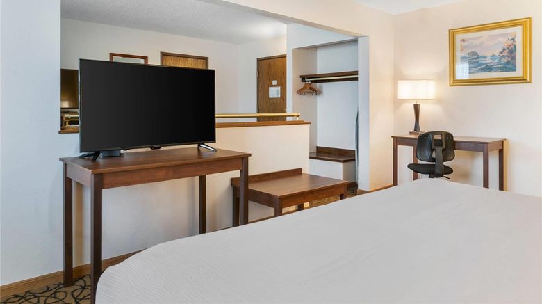 <b>Quality Inn and Suites Manistique Suite</b>. Images powered by <a href="https://iceportal.shijigroup.com/" title="IcePortal" target="_blank">IcePortal</a>.