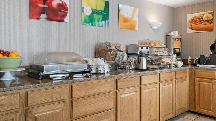 Quality Inn and Suites Manistique Restaurant