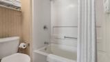 Quality Inn and Suites Manistique Room