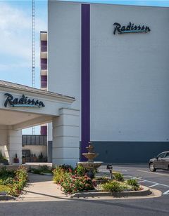 Radisson Grand Rapids Riverfront