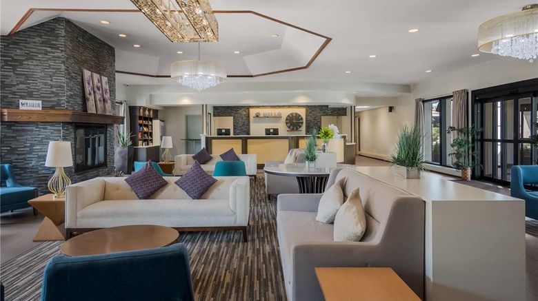 <b>Radisson Grand Rapids Riverfront Lobby</b>. Images powered by <a href="https://iceportal.shijigroup.com/" title="IcePortal" target="_blank">IcePortal</a>.