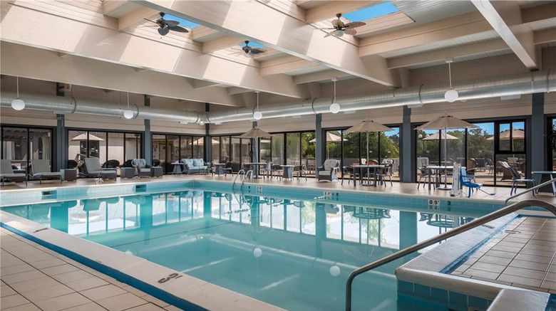 <b>Radisson Grand Rapids Riverfront Pool</b>. Images powered by <a href="https://iceportal.shijigroup.com/" title="IcePortal" target="_blank">IcePortal</a>.