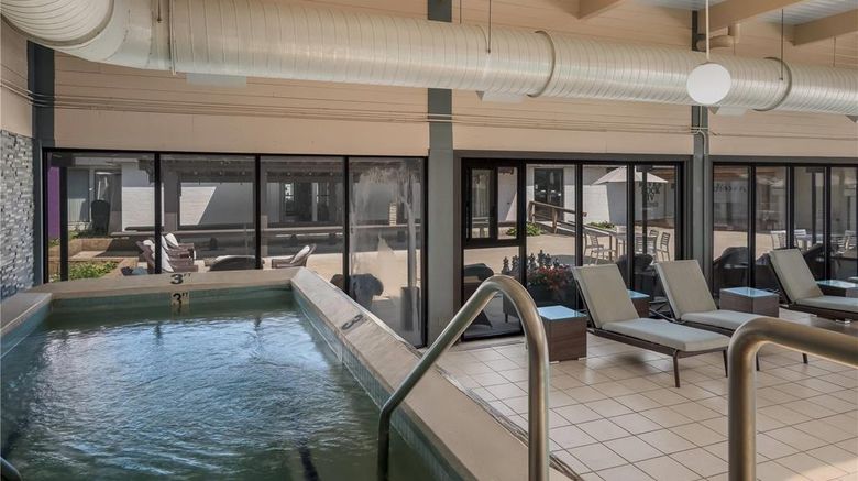 <b>Radisson Grand Rapids Riverfront Pool</b>. Images powered by <a href="https://iceportal.shijigroup.com/" title="IcePortal" target="_blank">IcePortal</a>.