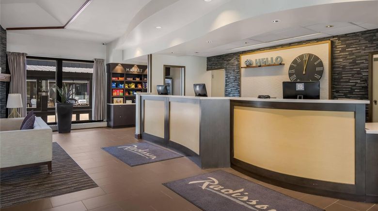 <b>Radisson Grand Rapids Riverfront Lobby</b>. Images powered by <a href="https://iceportal.shijigroup.com/" title="IcePortal" target="_blank">IcePortal</a>.