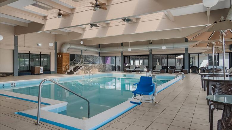 <b>Radisson Grand Rapids Riverfront Pool</b>. Images powered by <a href="https://iceportal.shijigroup.com/" title="IcePortal" target="_blank">IcePortal</a>.