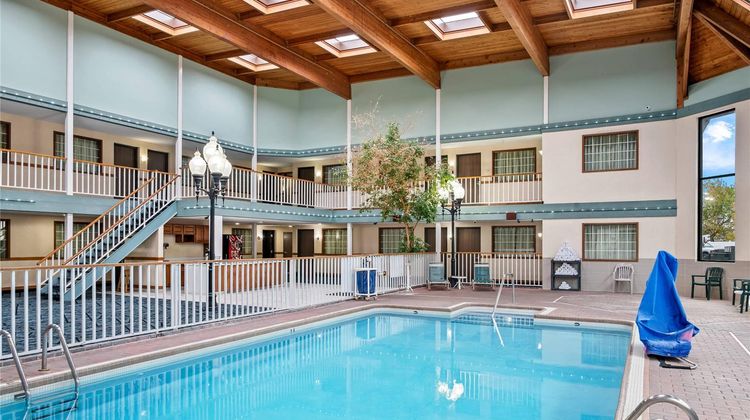 Rodeway Inn Grandville Grand Rapids Pool