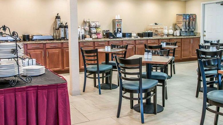 <b>Clarion Inn Kalamazoo Restaurant</b>. Images powered by <a href="https://iceportal.shijigroup.com/" title="IcePortal" target="_blank">IcePortal</a>.