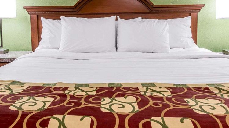 Clarion Inn Kalamazoo Room
