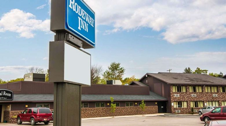 <b>Rodeway Inn Muskegon Exterior</b>. Images powered by <a href="https://iceportal.shijigroup.com/" title="IcePortal" target="_blank">IcePortal</a>.