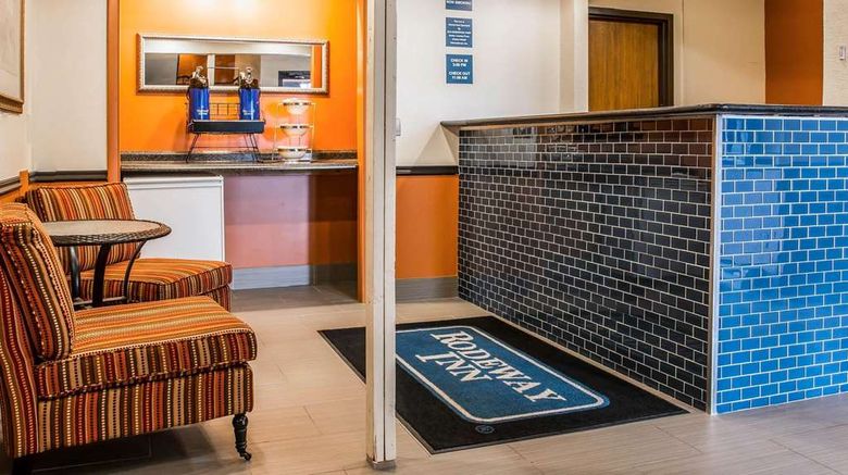 <b>Rodeway Inn Muskegon Lobby</b>. Images powered by <a href="https://iceportal.shijigroup.com/" title="IcePortal" target="_blank">IcePortal</a>.