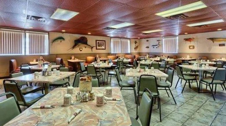 <b>Rodeway Inn Muskegon Restaurant</b>. Images powered by <a href="https://iceportal.shijigroup.com/" title="IcePortal" target="_blank">IcePortal</a>.