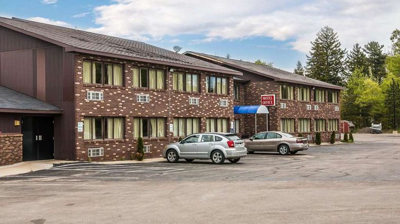 <b>Rodeway Inn Muskegon Exterior</b>. Images powered by <a href="https://iceportal.shijigroup.com/" title="IcePortal" target="_blank">IcePortal</a>.