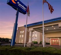 Comfort Inn Allen Park Exterior