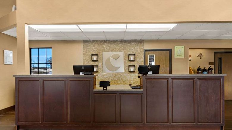 <b>Comfort Inn Ludington Lobby</b>. Images powered by <a href="https://iceportal.shijigroup.com/" title="IcePortal" target="_blank">IcePortal</a>.