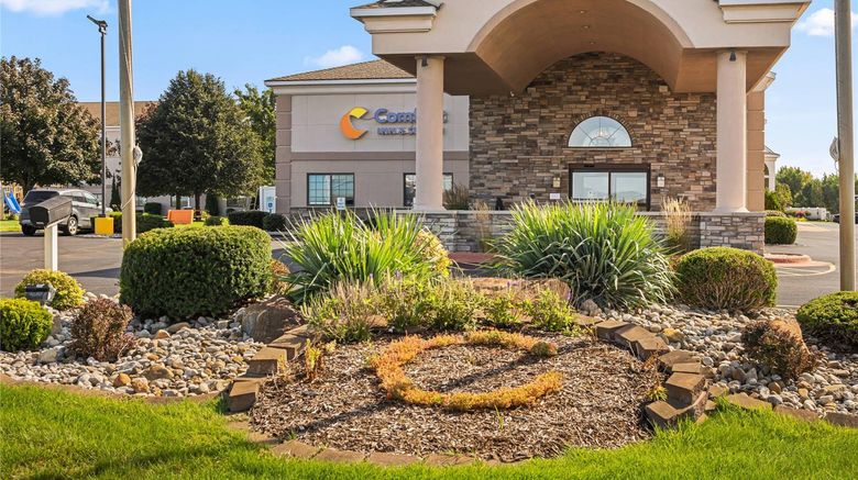 Comfort Inn Ludington Exterior. Images powered by <a href="https://iceportal.shijigroup.com" target="_blank" rel="noopener">Ice Portal</a>.