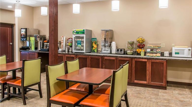 <b>Quality Inn & Suites Houghton Restaurant</b>. Images powered by <a href="https://iceportal.shijigroup.com/" title="IcePortal" target="_blank">IcePortal</a>.