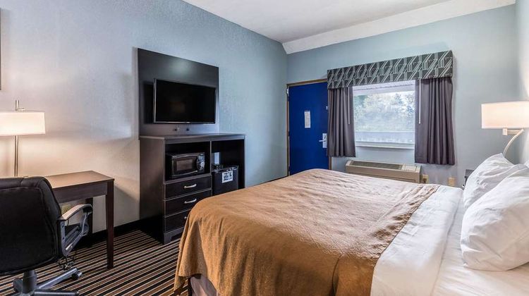 Rodeway Inn Ludington Room