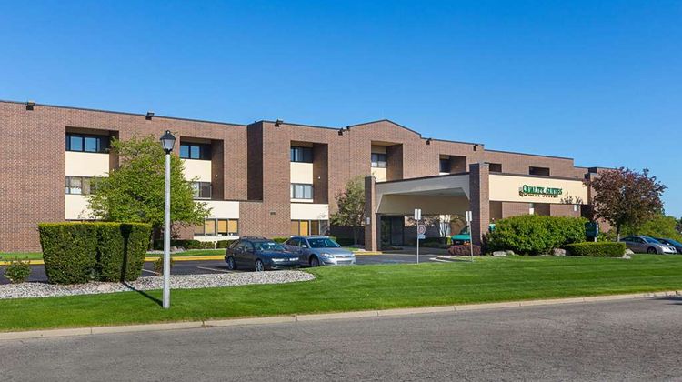 Quality Suites Hotel Lansing Exterior