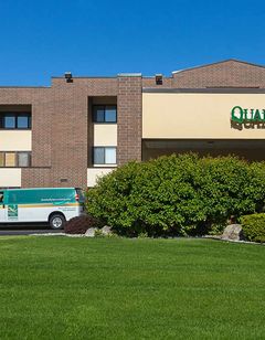 Quality Suites Hotel Lansing