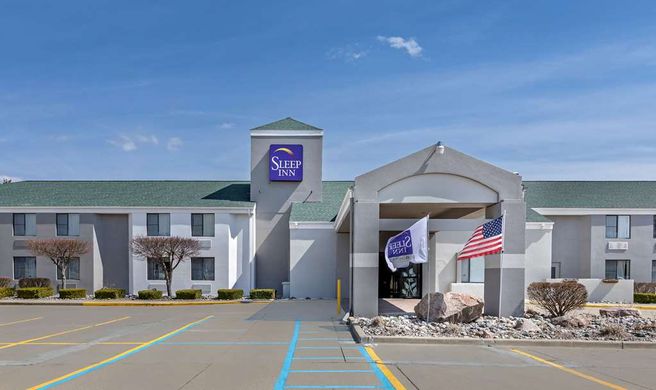 Sleep Inn DeWitt Exterior