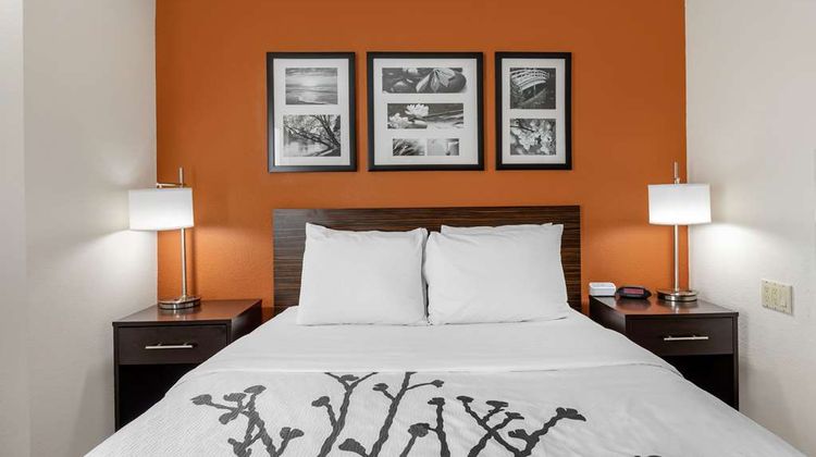 Sleep Inn DeWitt Room
