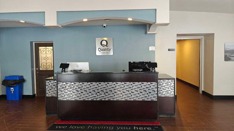 <b>Quality Inn Gaylord Lobby</b>. Images powered by <a href="https://iceportal.shijigroup.com/" title="IcePortal" target="_blank">IcePortal</a>.