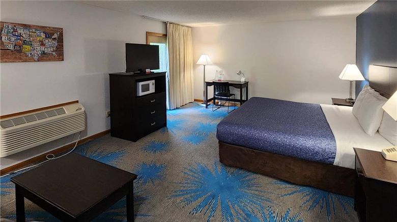 <b>Econo Lodge Lakeshore Room</b>. Images powered by <a href="https://iceportal.shijigroup.com/" title="IcePortal" target="_blank">IcePortal</a>.