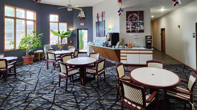 Econo Lodge Lakeshore Restaurant