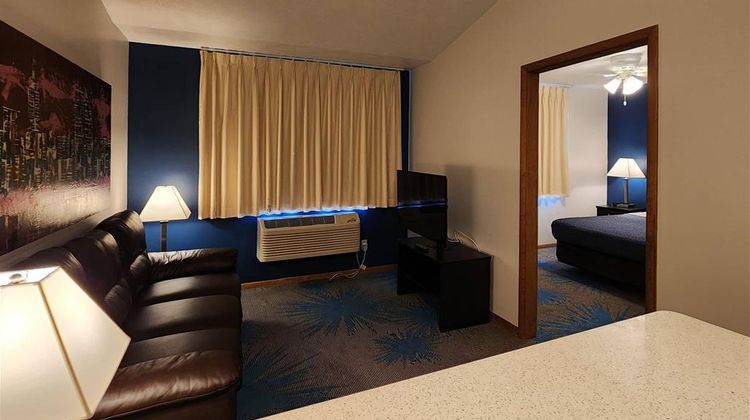 Econo Lodge Lakeshore Suite