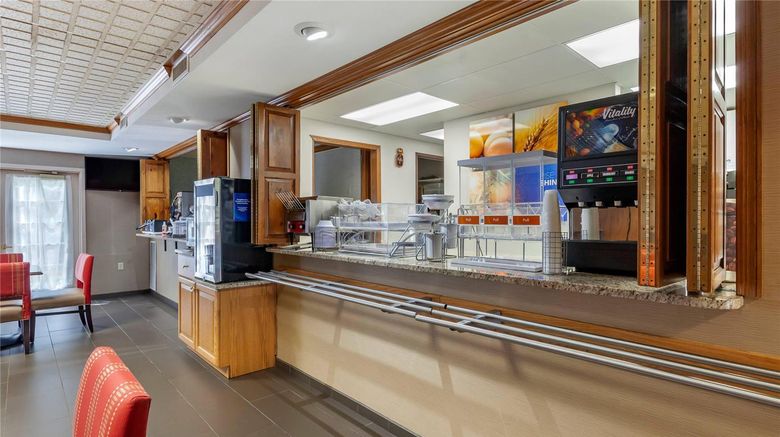 <b>Comfort Suites of Marquette Restaurant</b>. Images powered by <a href="https://iceportal.shijigroup.com/" title="IcePortal" target="_blank">IcePortal</a>.