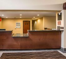 Econo Lodge Inn & Suites, Monroe Lobby