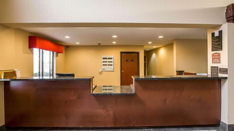 <b>Econo Lodge Inn & Suites, Monroe Lobby</b>. Images powered by <a href="https://iceportal.shijigroup.com/" title="IcePortal" target="_blank">IcePortal</a>.