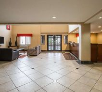 Econo Lodge Inn & Suites, Monroe Lobby