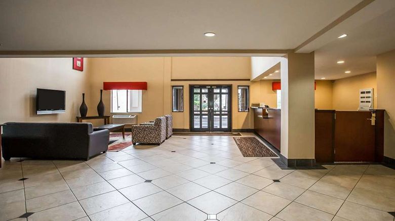 <b>Econo Lodge Inn & Suites, Monroe Lobby</b>. Images powered by <a href="https://iceportal.shijigroup.com/" title="IcePortal" target="_blank">IcePortal</a>.