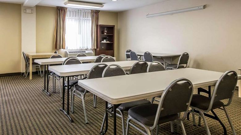 <b>Econo Lodge Inn & Suites, Monroe Meeting</b>. Images powered by <a href="https://iceportal.shijigroup.com/" title="IcePortal" target="_blank">IcePortal</a>.