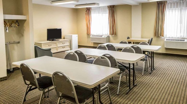 <b>Econo Lodge Inn & Suites, Monroe Meeting</b>. Images powered by <a href="https://iceportal.shijigroup.com/" title="IcePortal" target="_blank">IcePortal</a>.