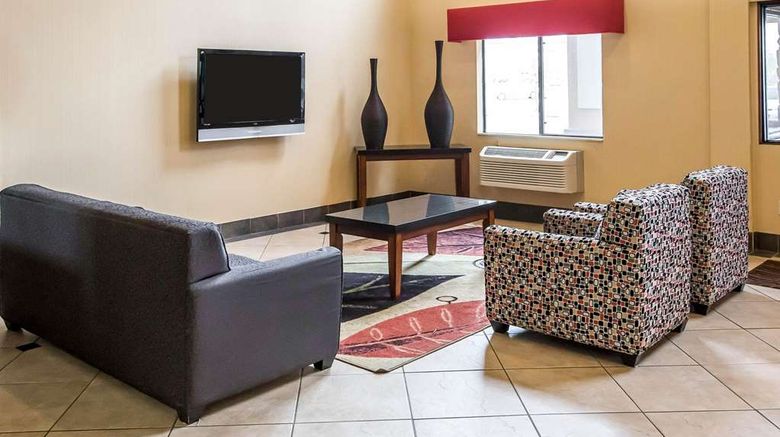 <b>Econo Lodge Inn & Suites, Monroe Lobby</b>. Images powered by <a href="https://iceportal.shijigroup.com/" title="IcePortal" target="_blank">IcePortal</a>.