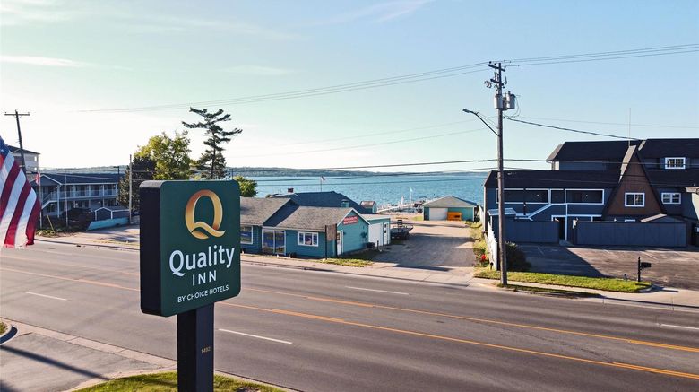 <b>Quality Inn by the Bay Exterior</b>. Images powered by <a href="https://iceportal.shijigroup.com/" title="IcePortal" target="_blank">IcePortal</a>.