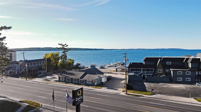 <b>Quality Inn by the Bay Exterior</b>. Images powered by <a href="https://iceportal.shijigroup.com/" title="IcePortal" target="_blank">IcePortal</a>.