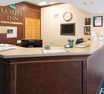 Quality Inn Lakeville Lobby