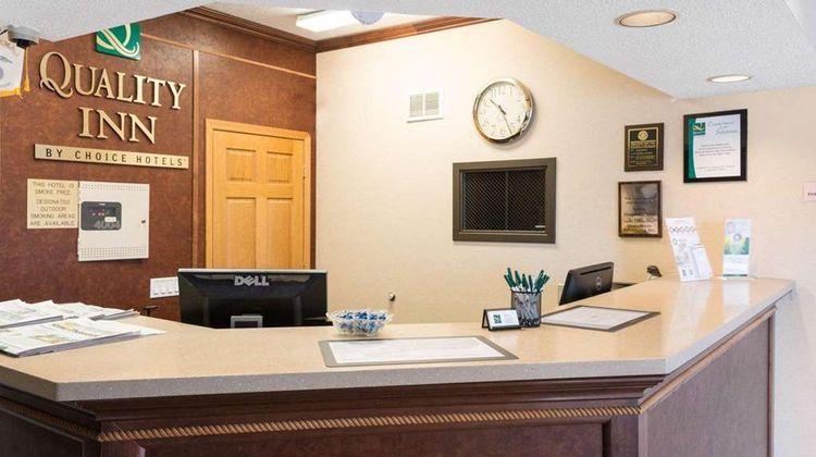 Quality Inn Lakeville Lobby