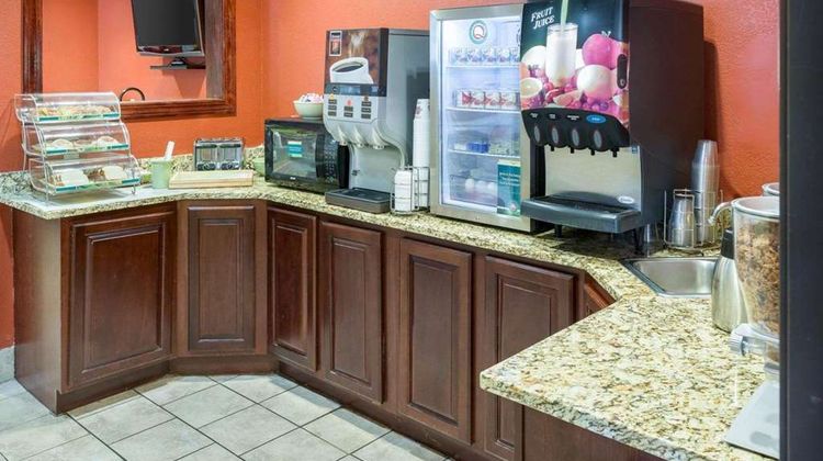 Quality Inn Lakeville Restaurant