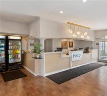 Comfort Inn Airport Lobby
