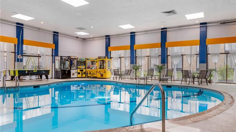 <b>Comfort Inn Airport Pool</b>. Images powered by <a href="https://iceportal.shijigroup.com/" title="IcePortal" target="_blank">IcePortal</a>.