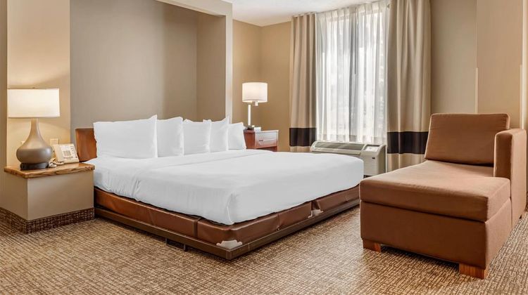 Comfort Inn Airport Suite